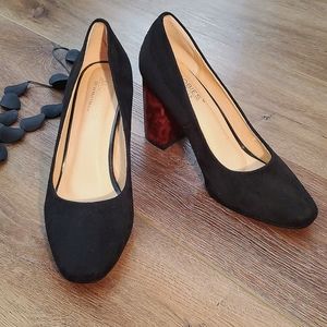 Jacobies, Beverly Hills - Black Suede Pumps. Sz: 8